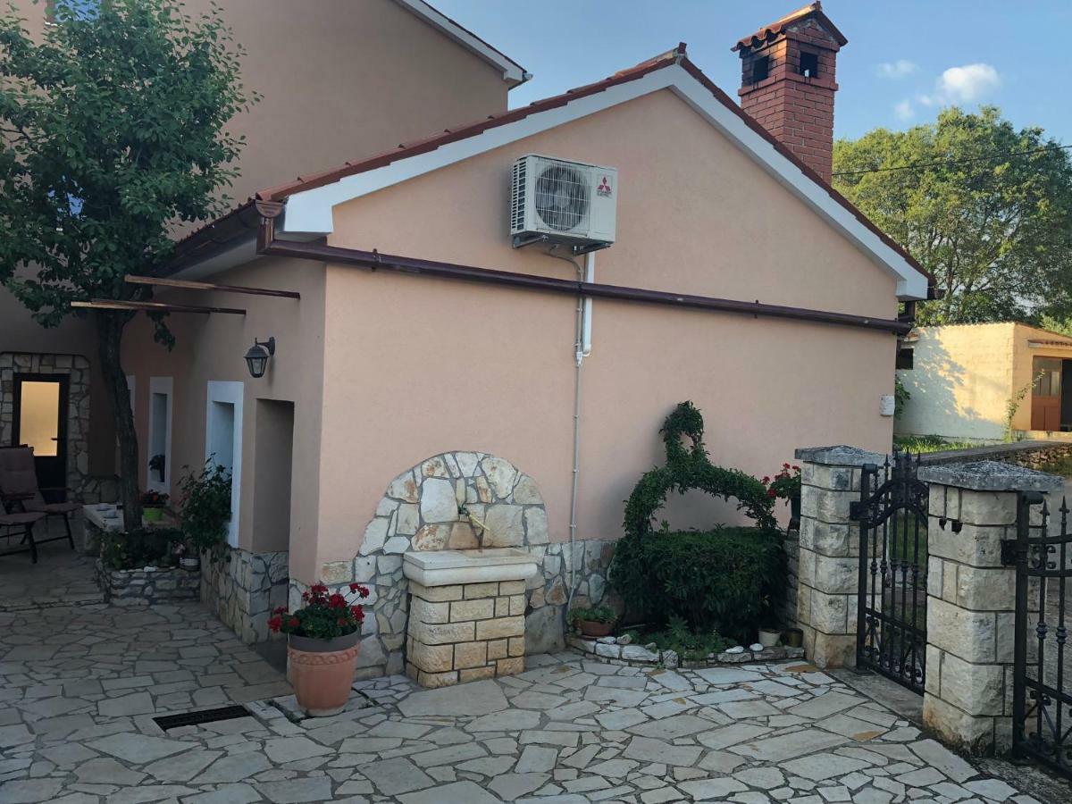Teta Jana Apartment Smoljanci Екстериор снимка