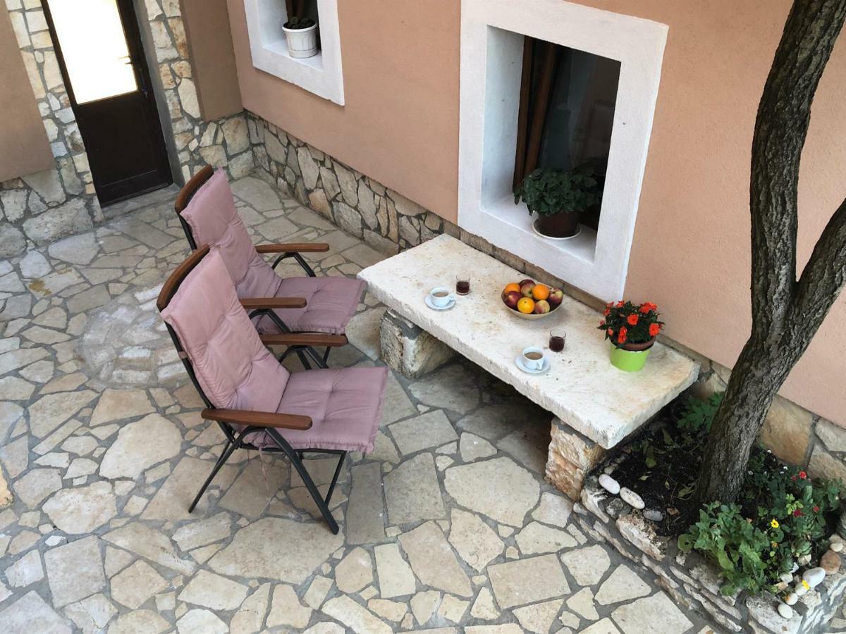 Teta Jana Apartment Smoljanci Екстериор снимка