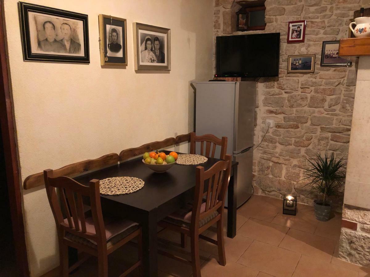 Teta Jana Apartment Smoljanci Екстериор снимка