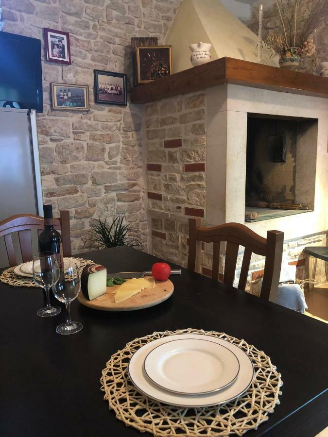 Teta Jana Apartment Smoljanci Екстериор снимка