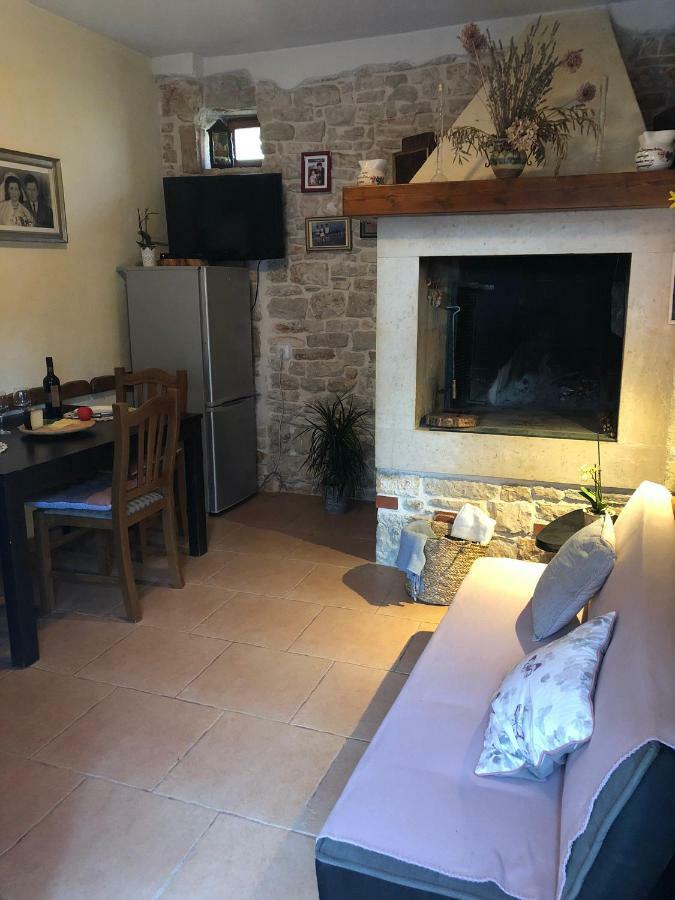 Teta Jana Apartment Smoljanci Екстериор снимка